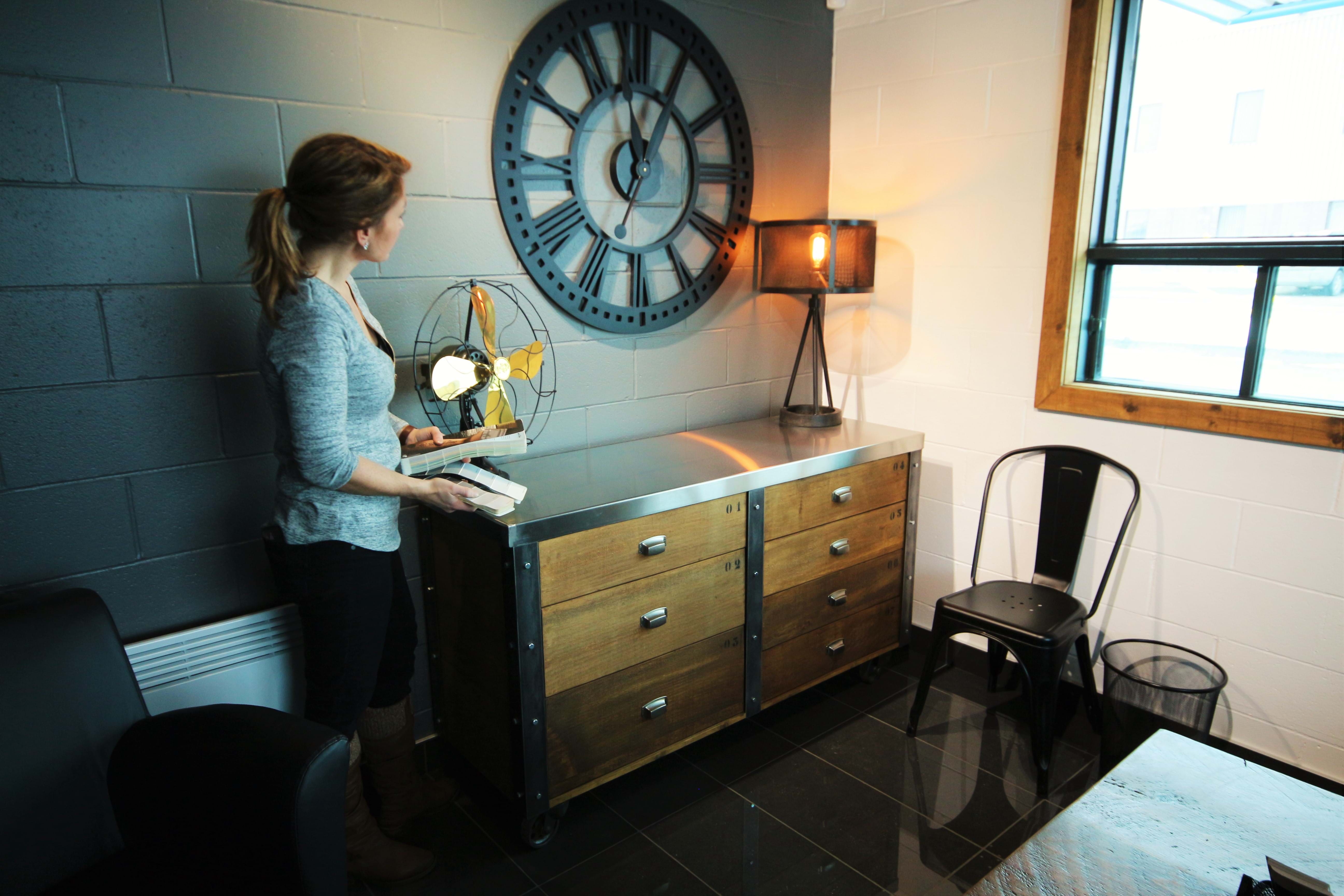 Bureau de travail style industriel à Québec