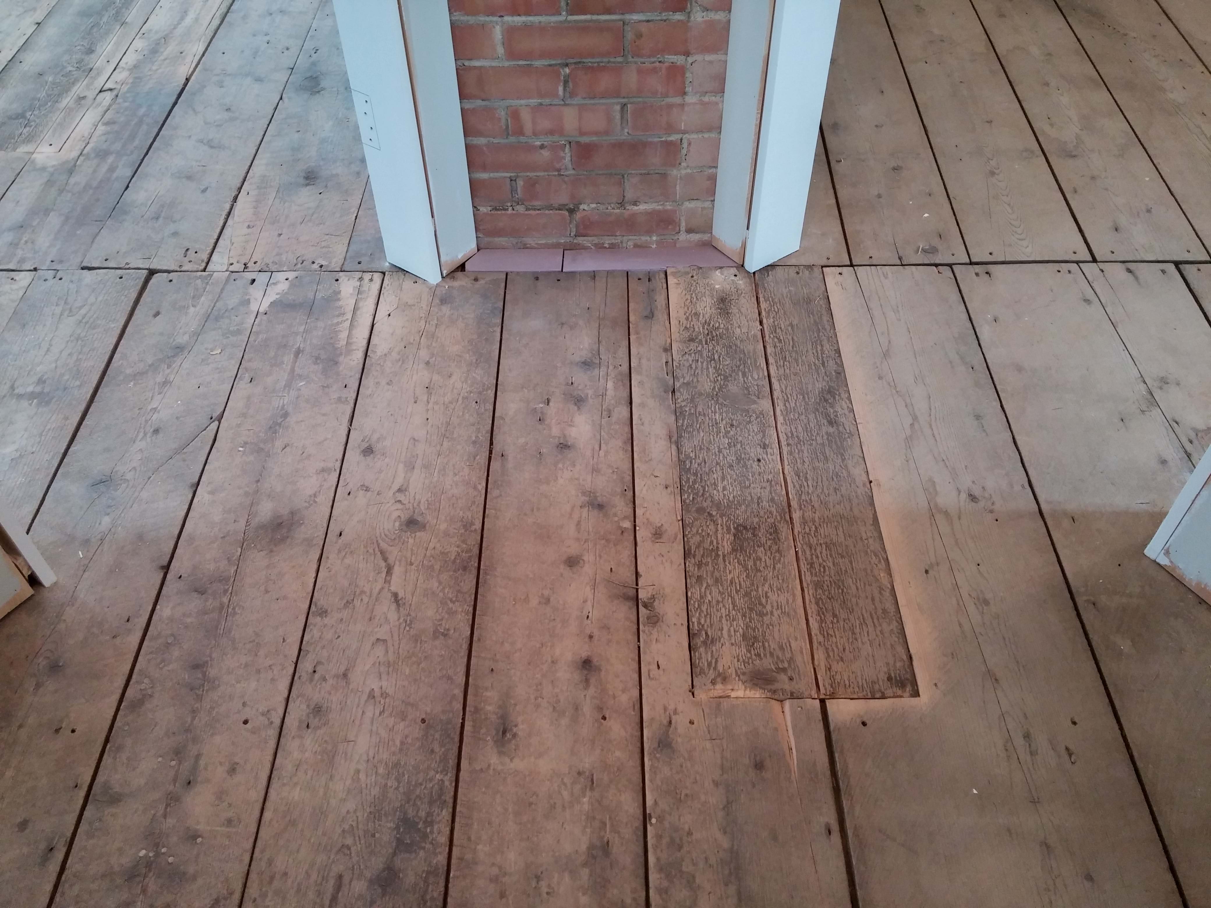 Restauration d'une patine de plancher antique