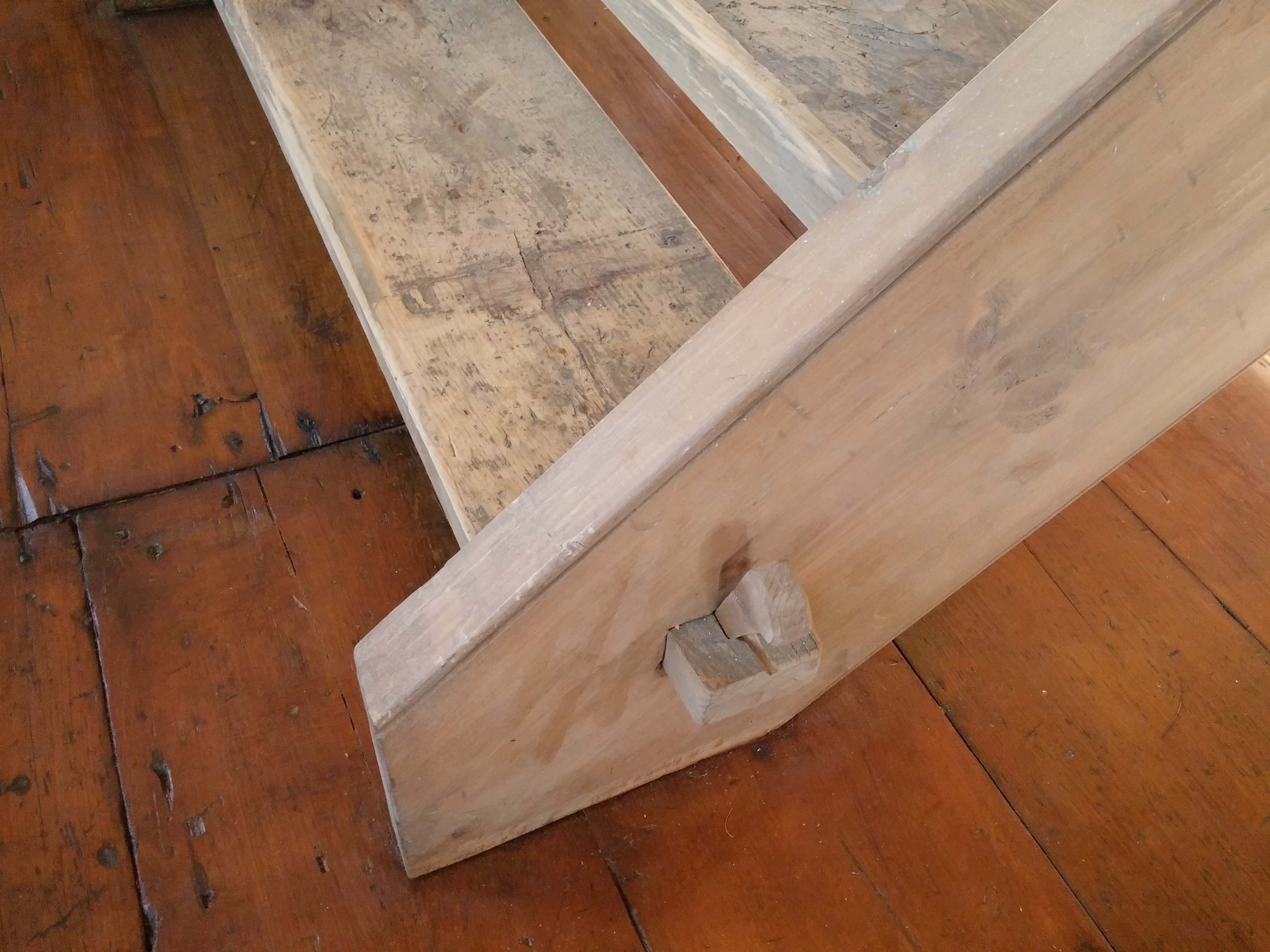 Escalier de meunier à Lavaltrie dans un ancien magasin général de 1790.