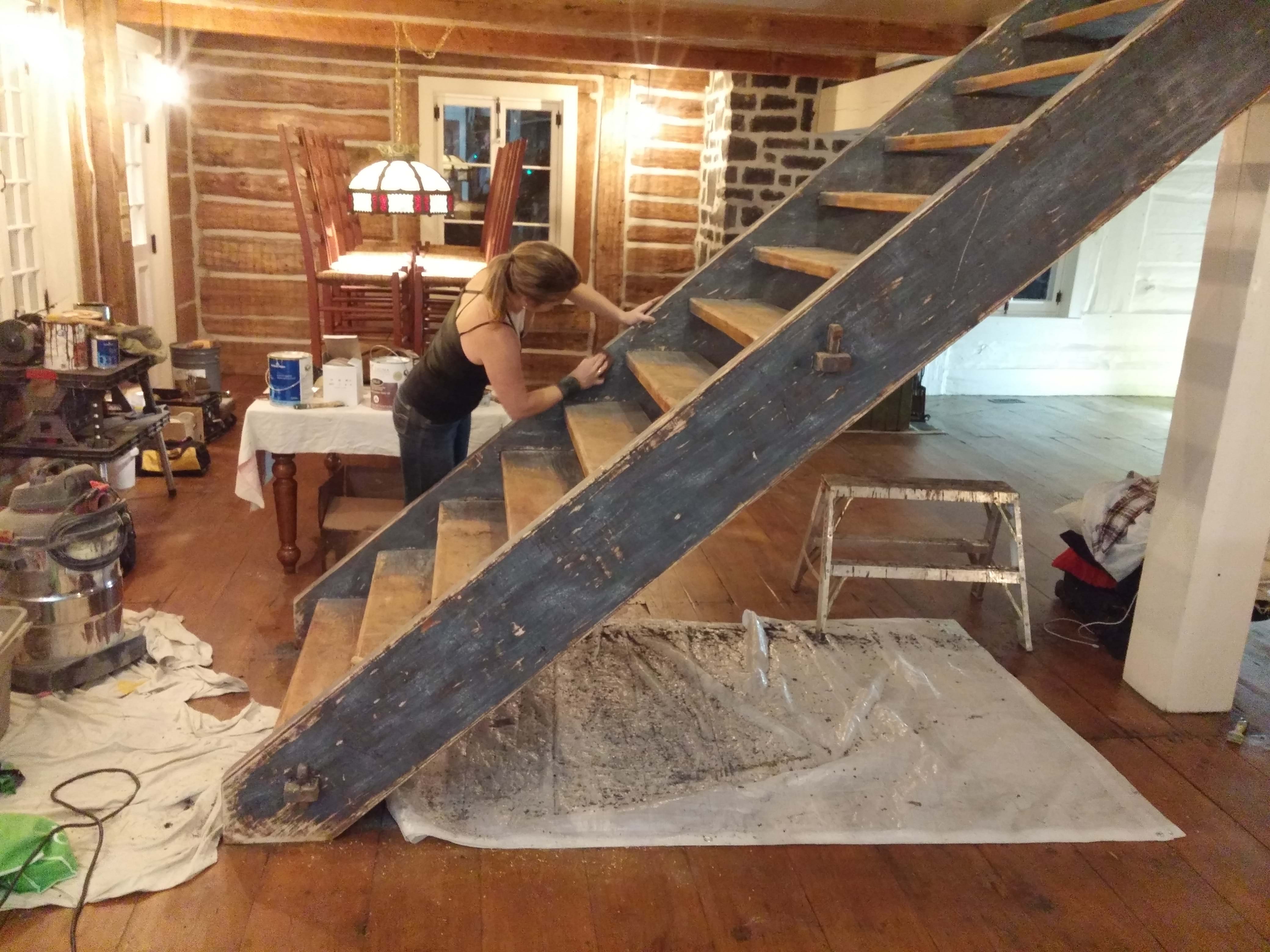 Escalier de meunier à Lavaltrie dans un ancien magasin général de 1790.