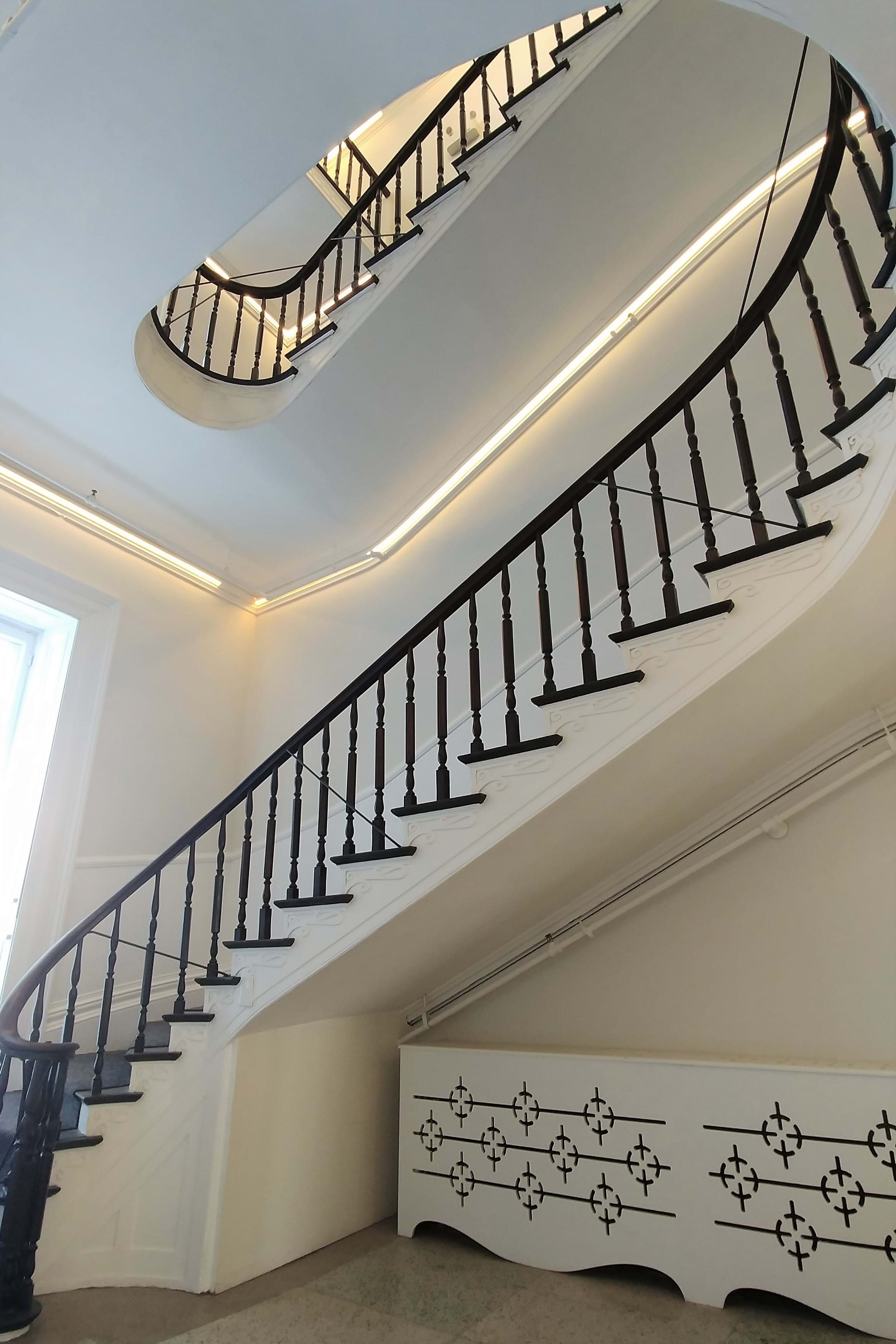 Restauration d'un escalier de manoir.