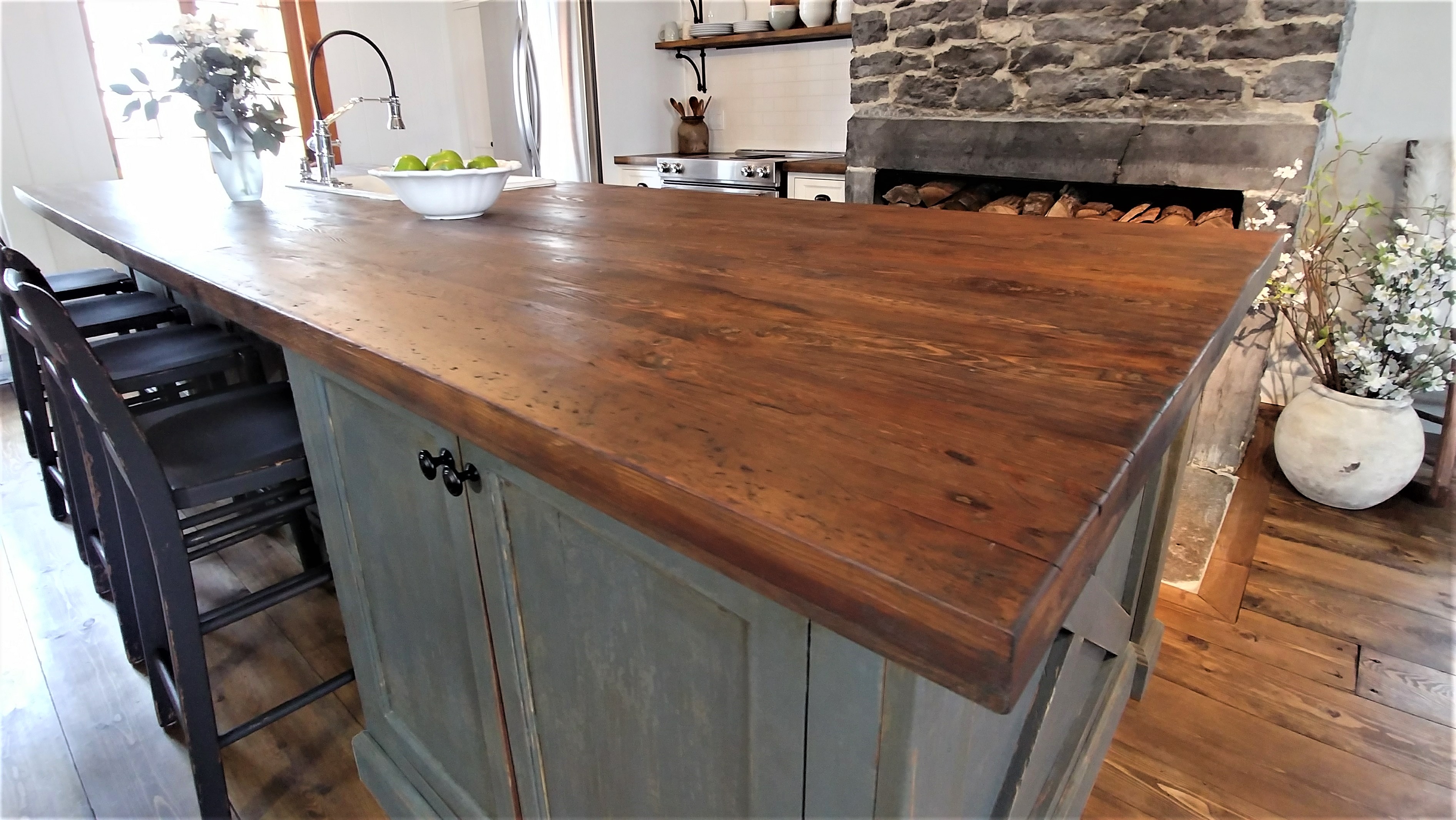 Maison style colonial-français de 1774 à L'Acadie