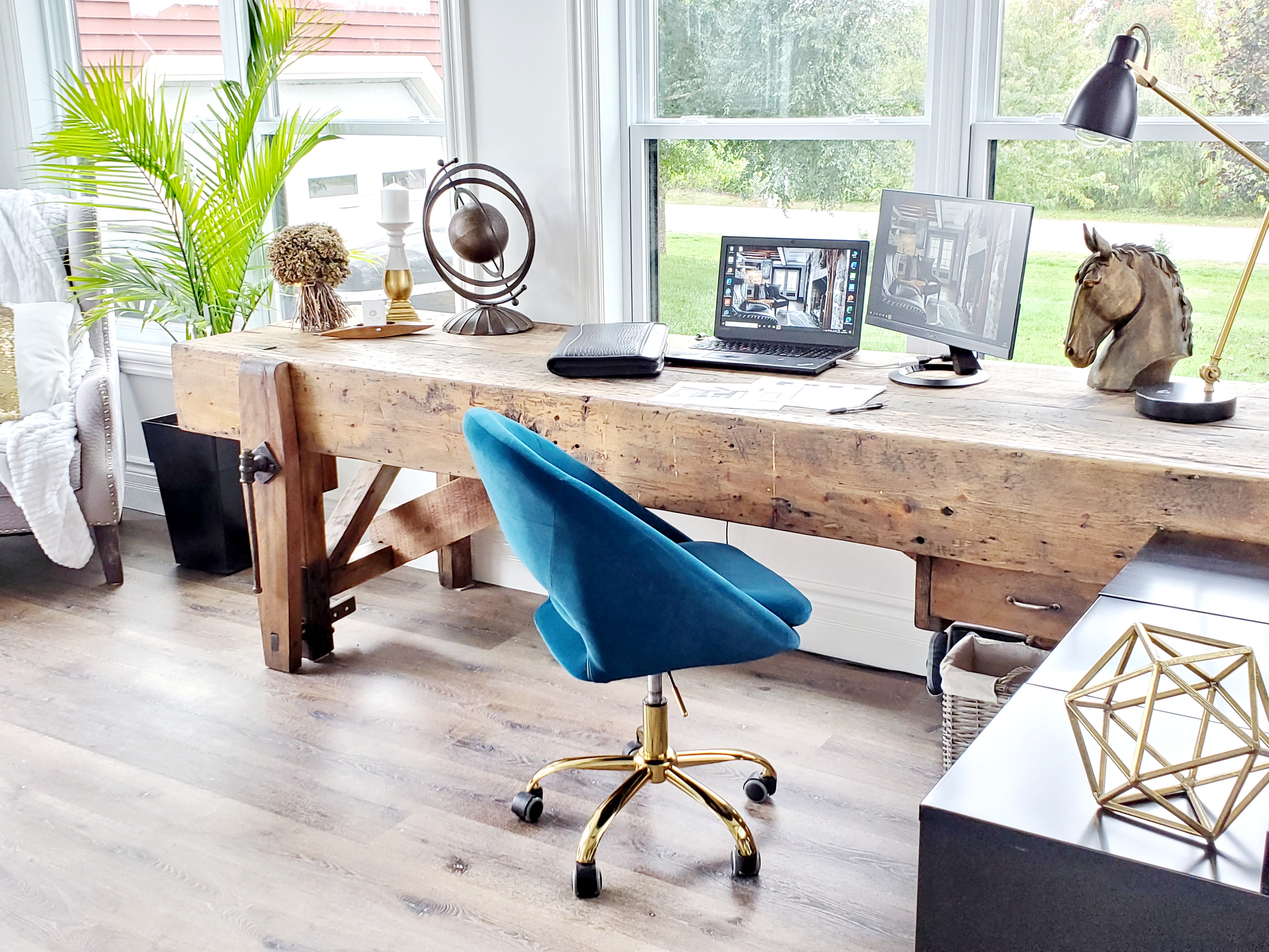 Verrière avec foyer et poutres