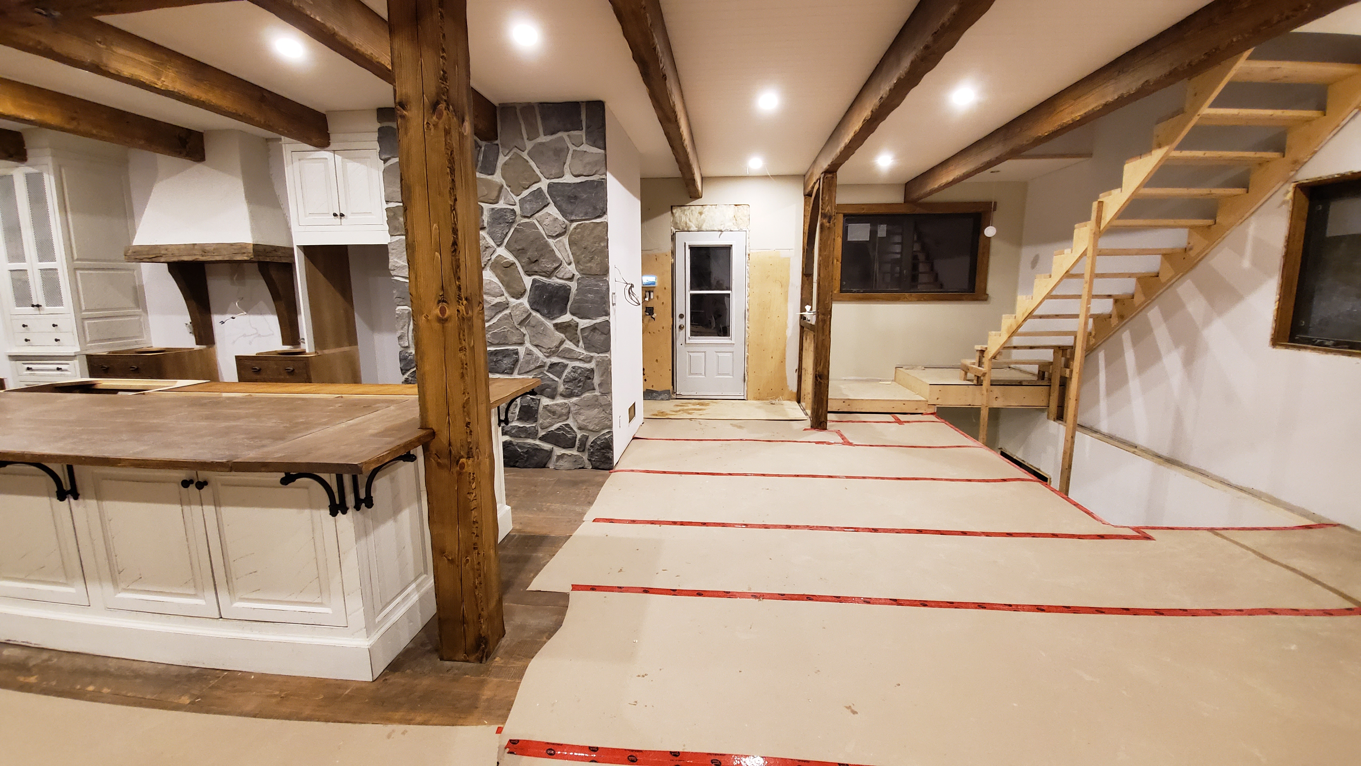 Construction style ranch-rustic dans les Laurentides