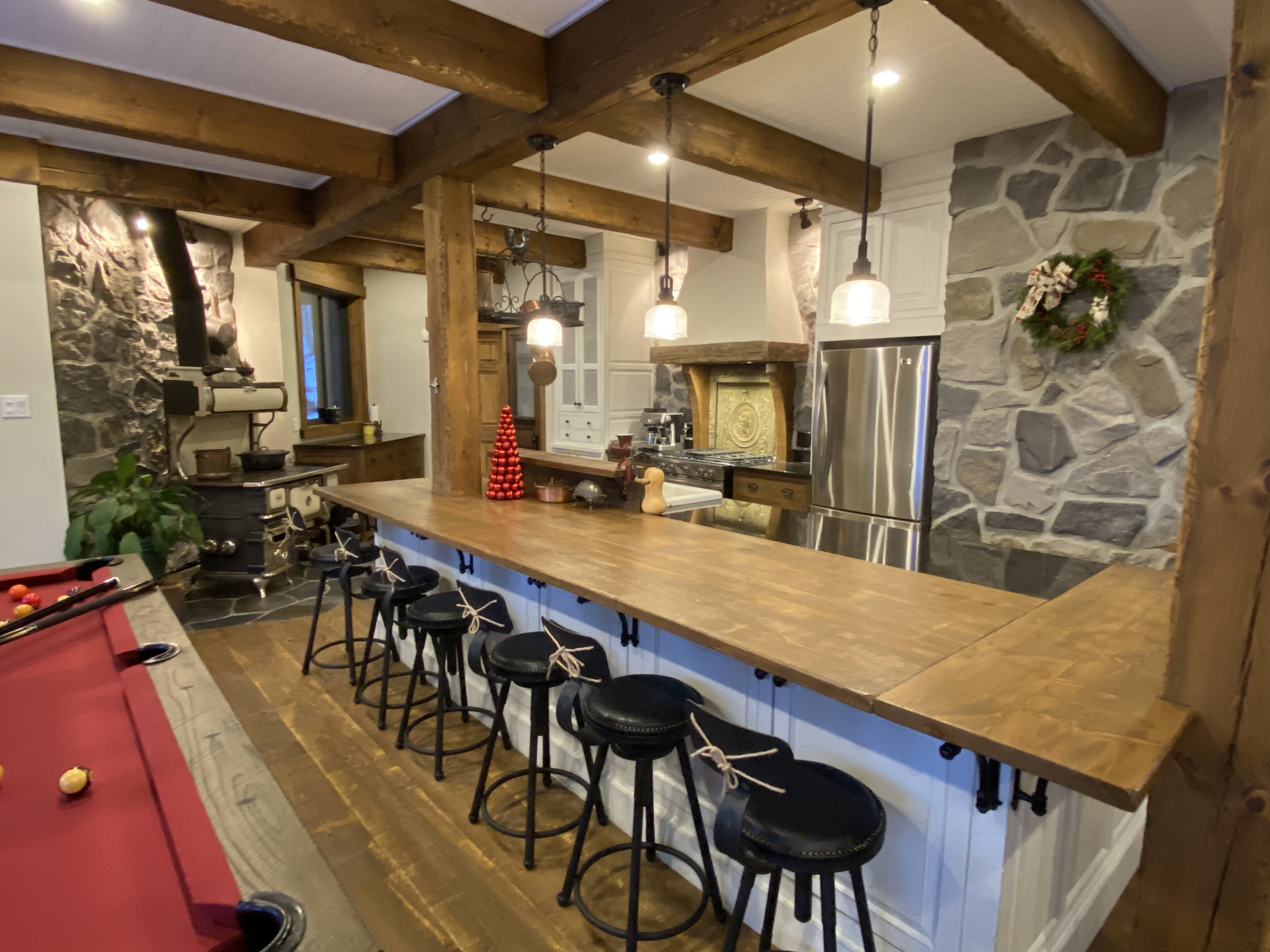 Construction style ranch-rustic dans les Laurentides