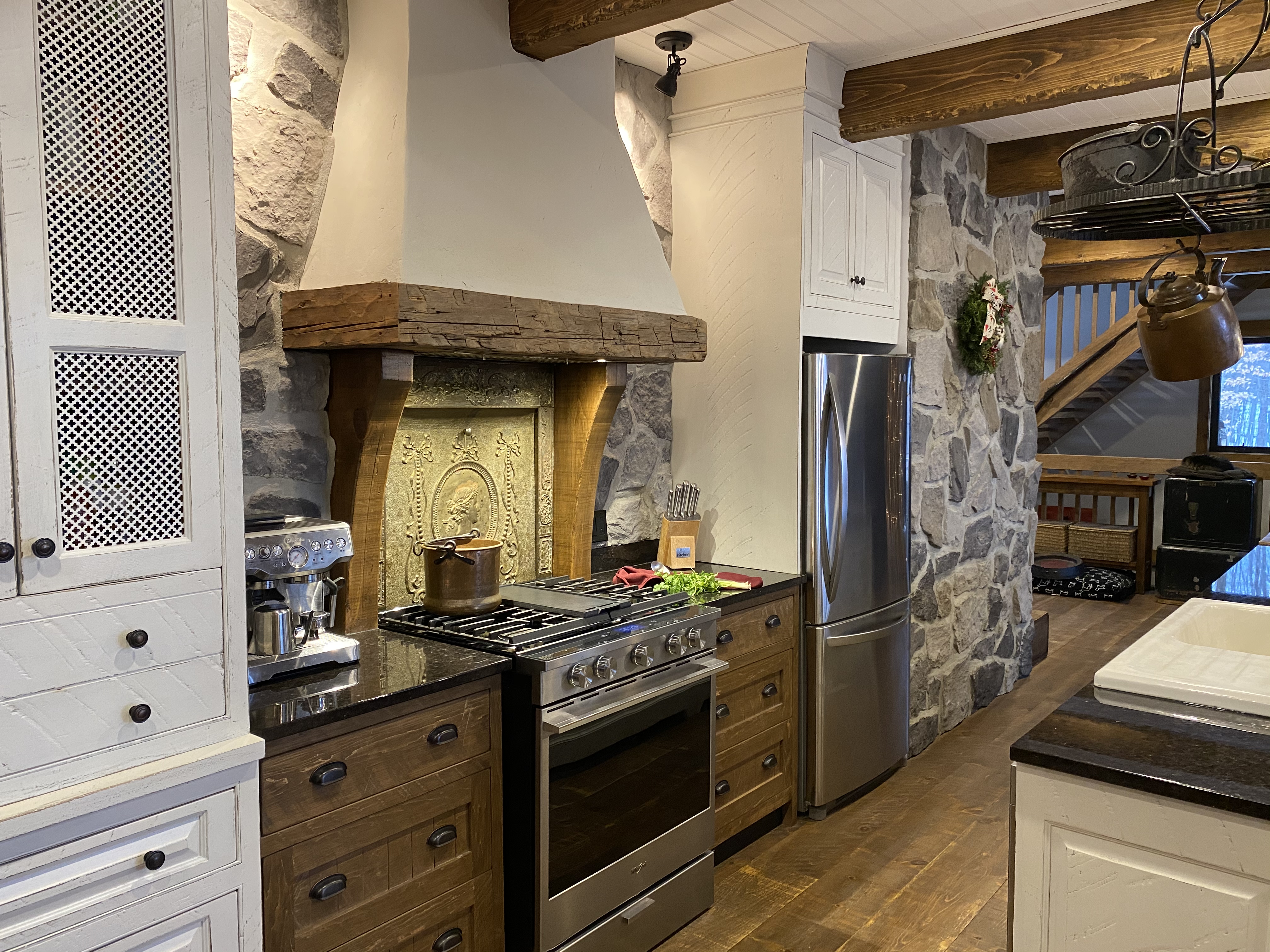 Construction style ranch-rustic dans les Laurentides