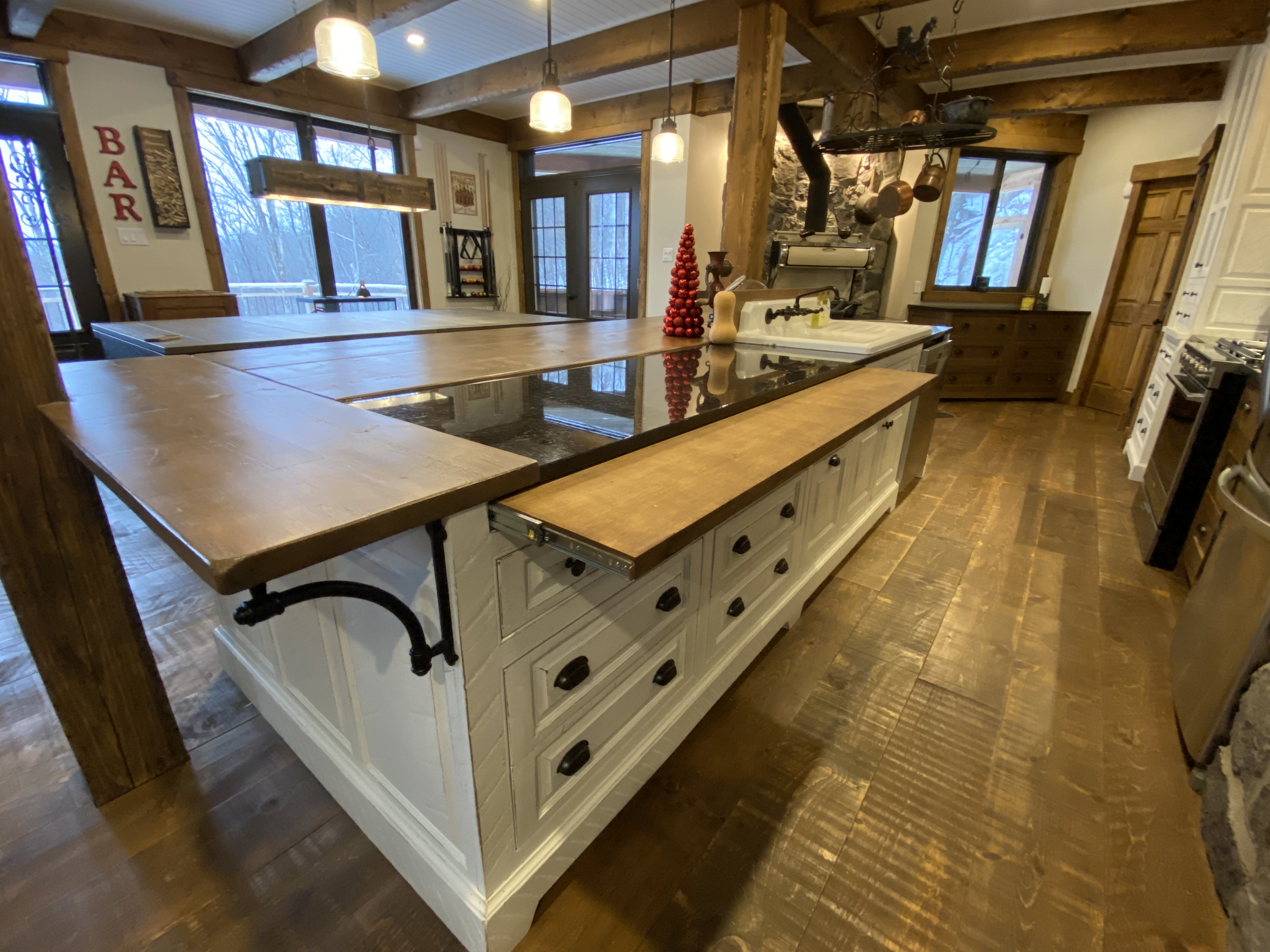 Construction style ranch-rustic dans les Laurentides