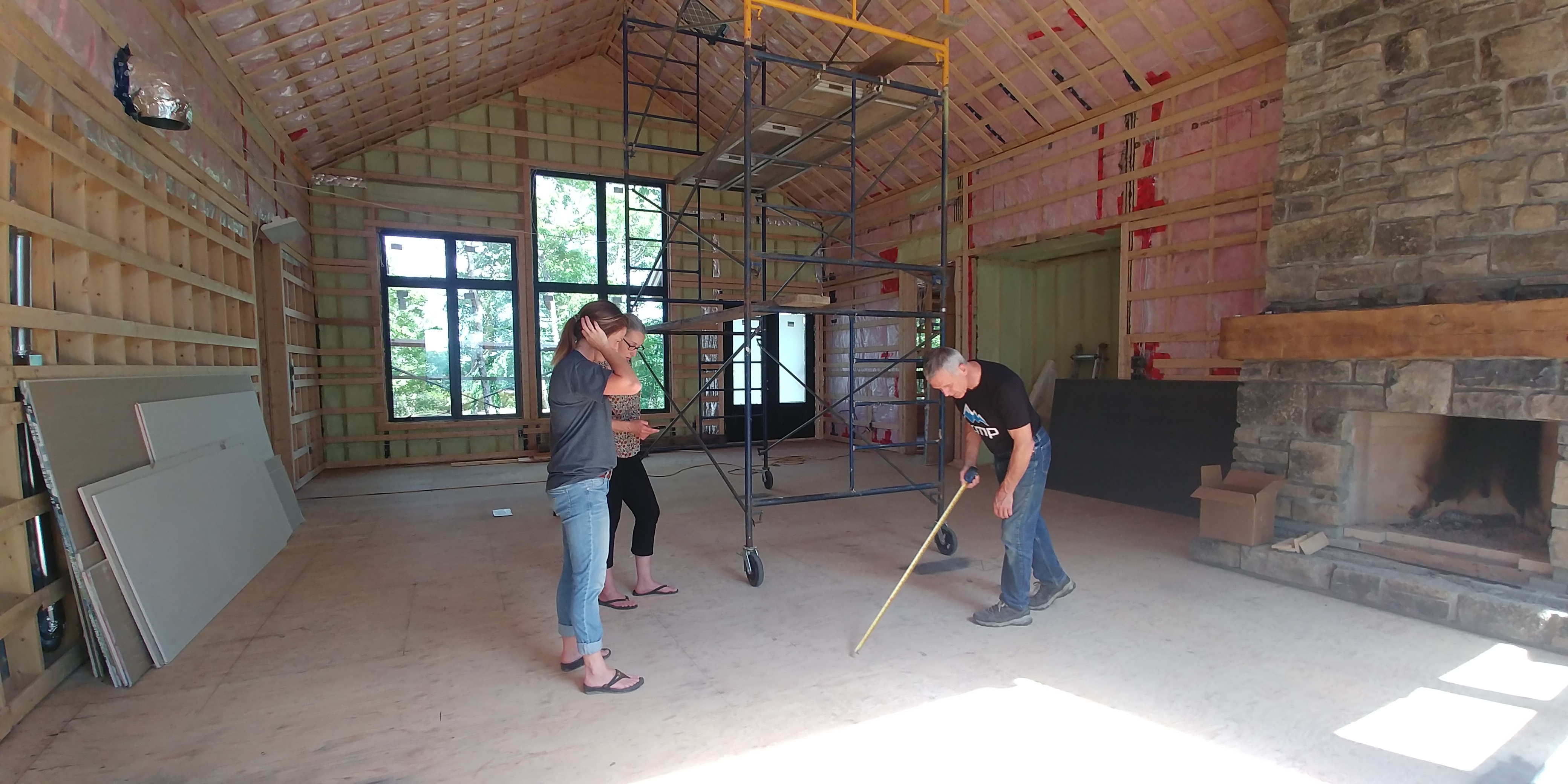 Cuisine et meubles pour un chalet au sommet d'une montagne.