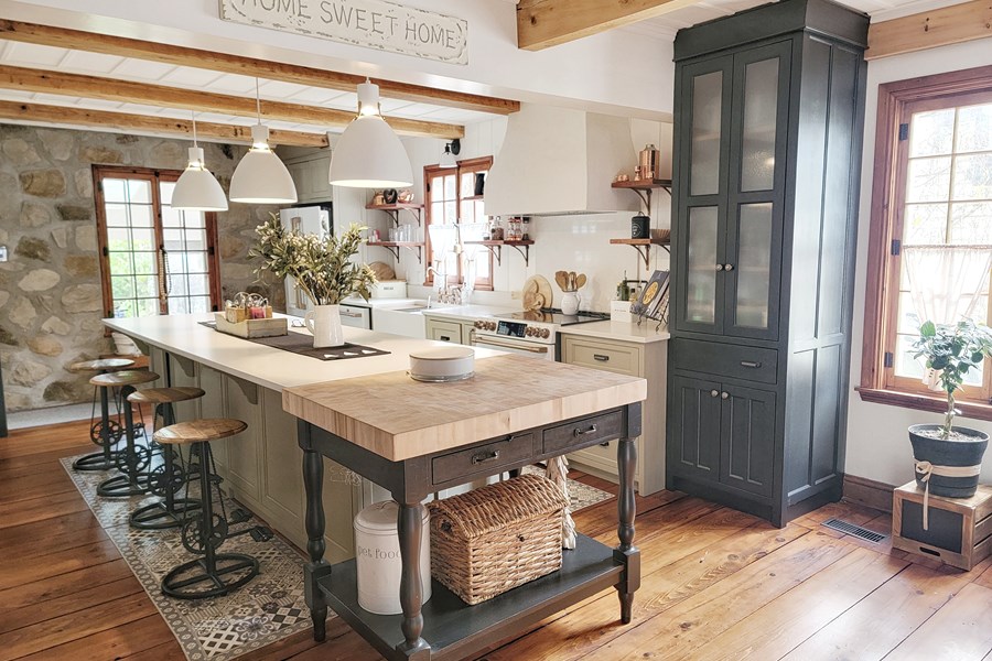 Armoires de cuisine en contreplaqué ou en bois véritable Armoires de cuisine en contreplaqué ou en bois véritable