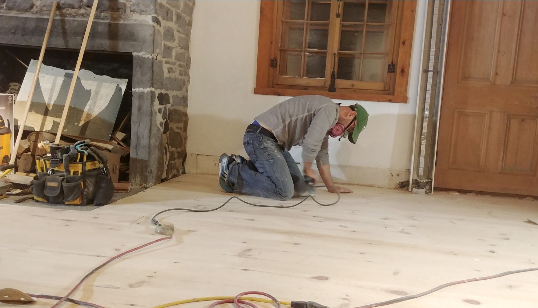 Plancher antique pour une maison coloniale française à l'Acadie