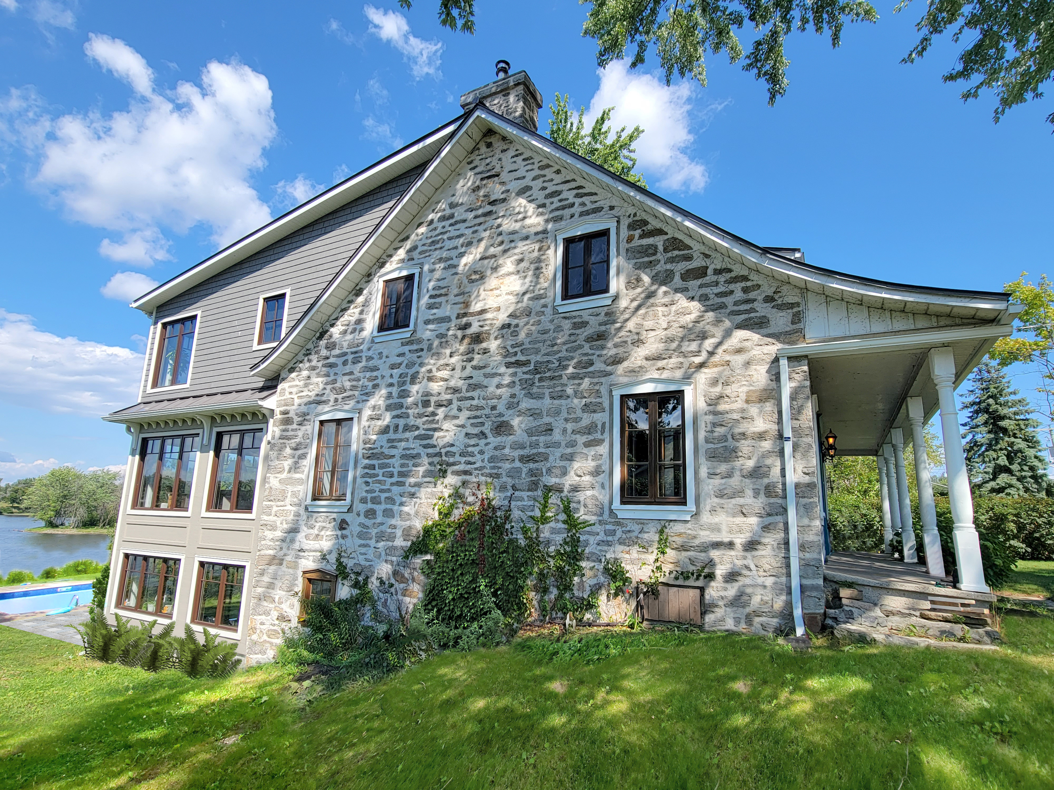 Agrandissement sur 3 étages à Laval