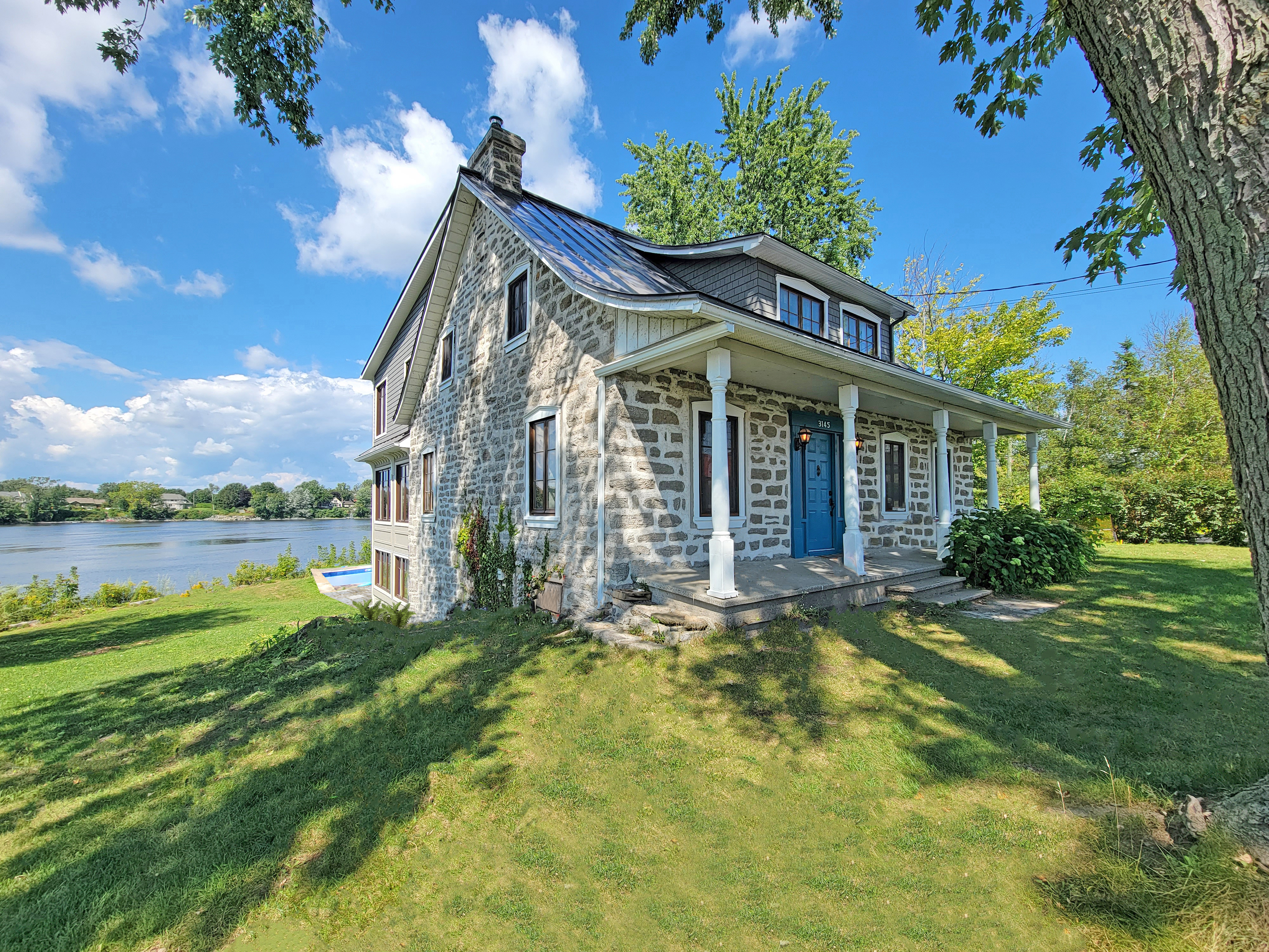 Agrandissement sur 3 étages à Laval