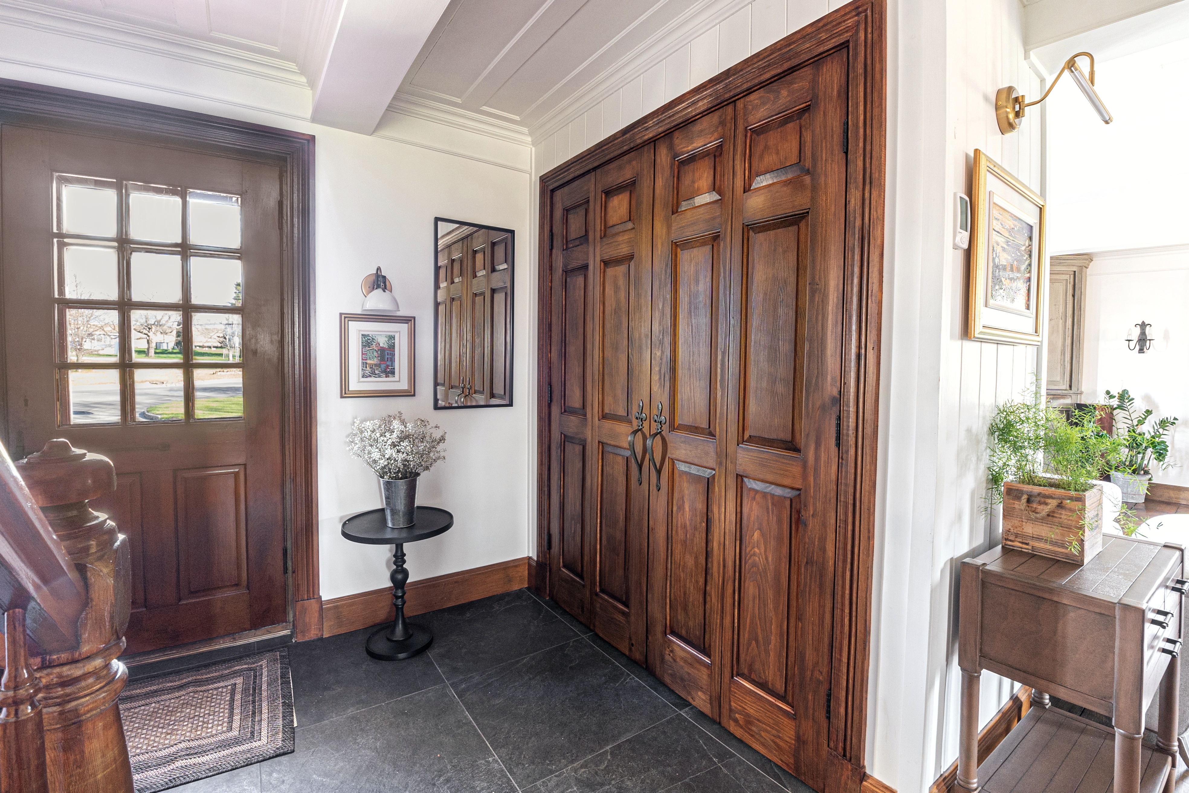 Encoignure sur patine couleur vert-de-gris