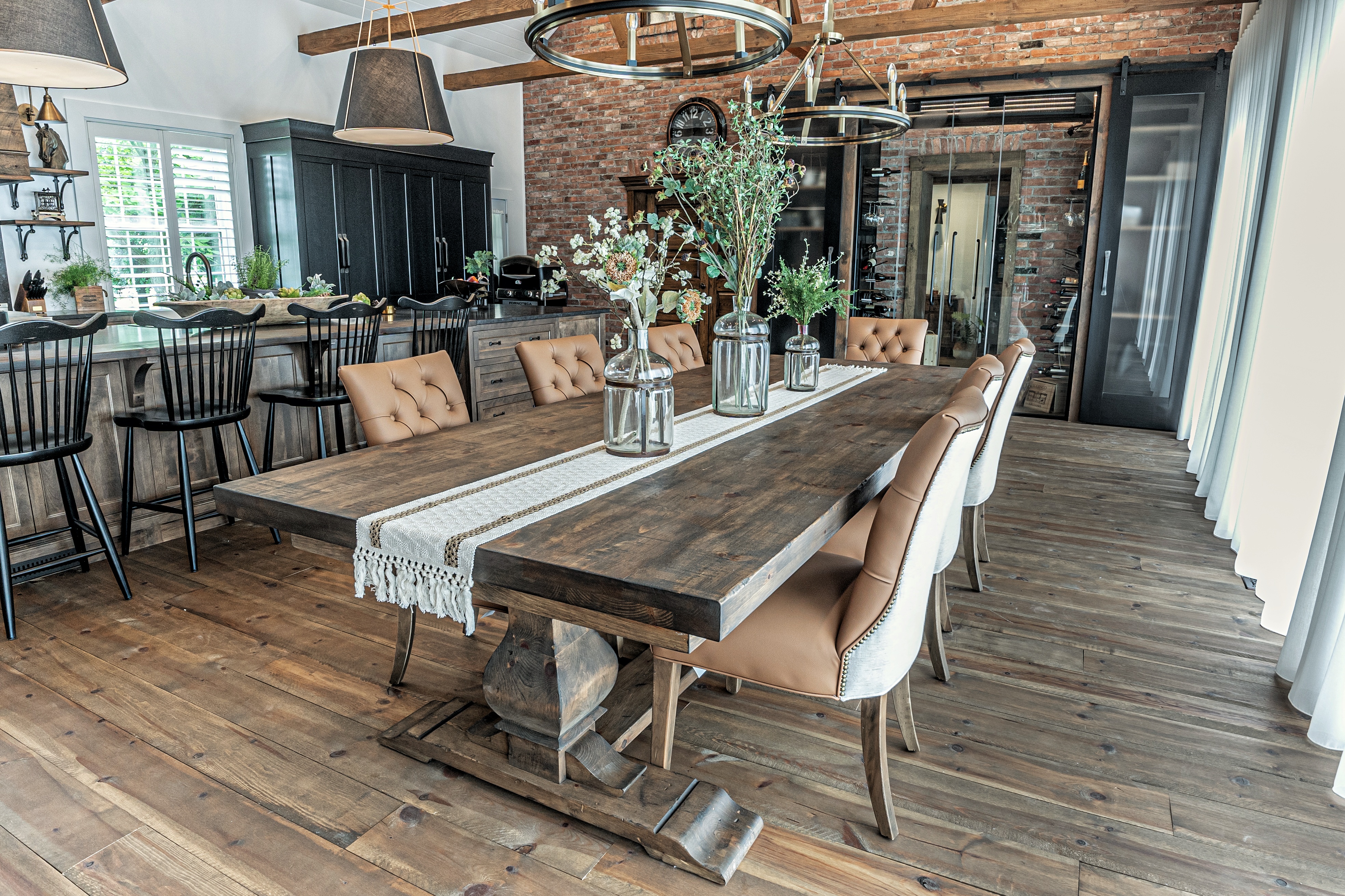 Table et porte en bois centenaire