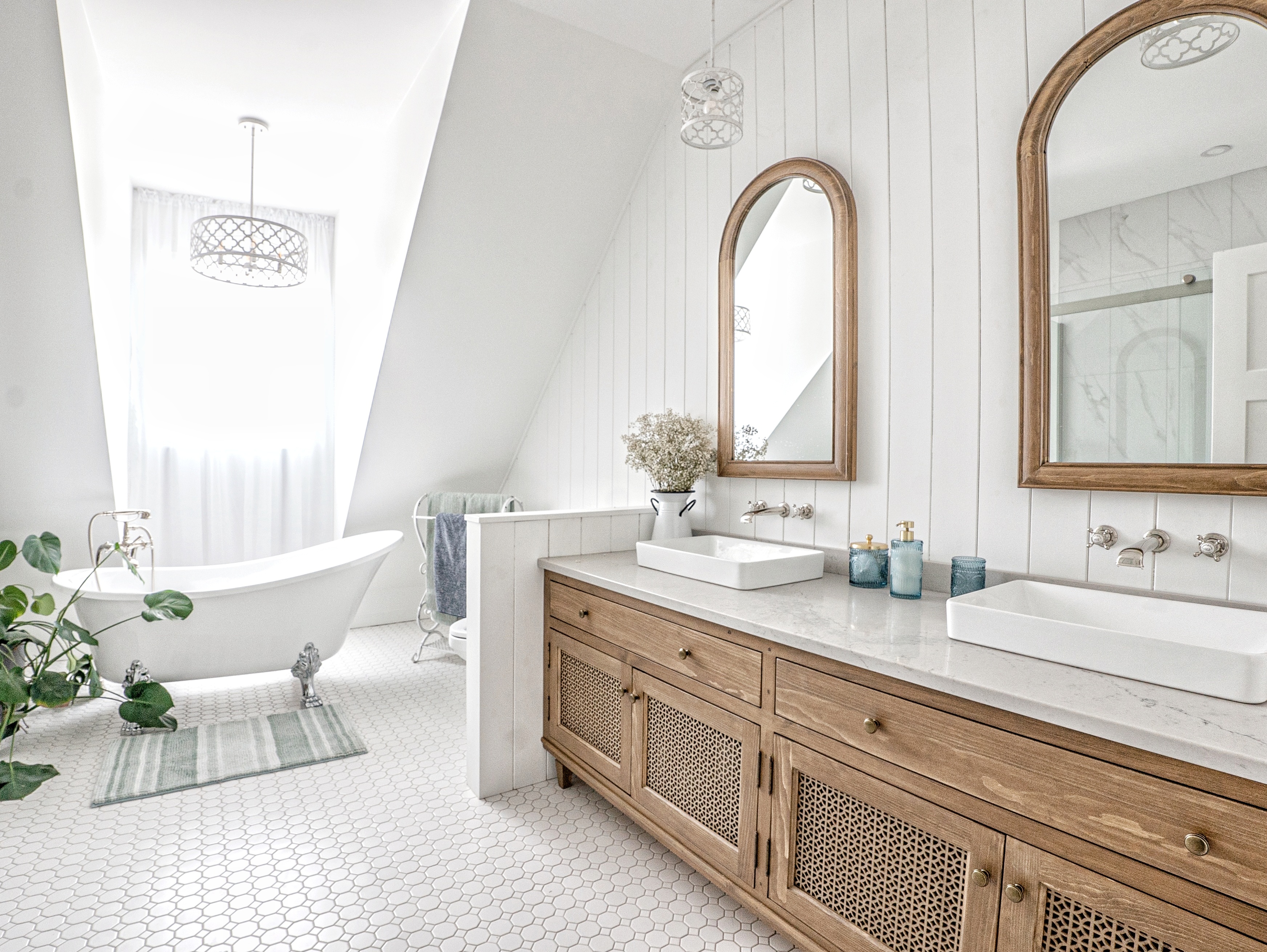 2 salles de bain neuves cachet classique