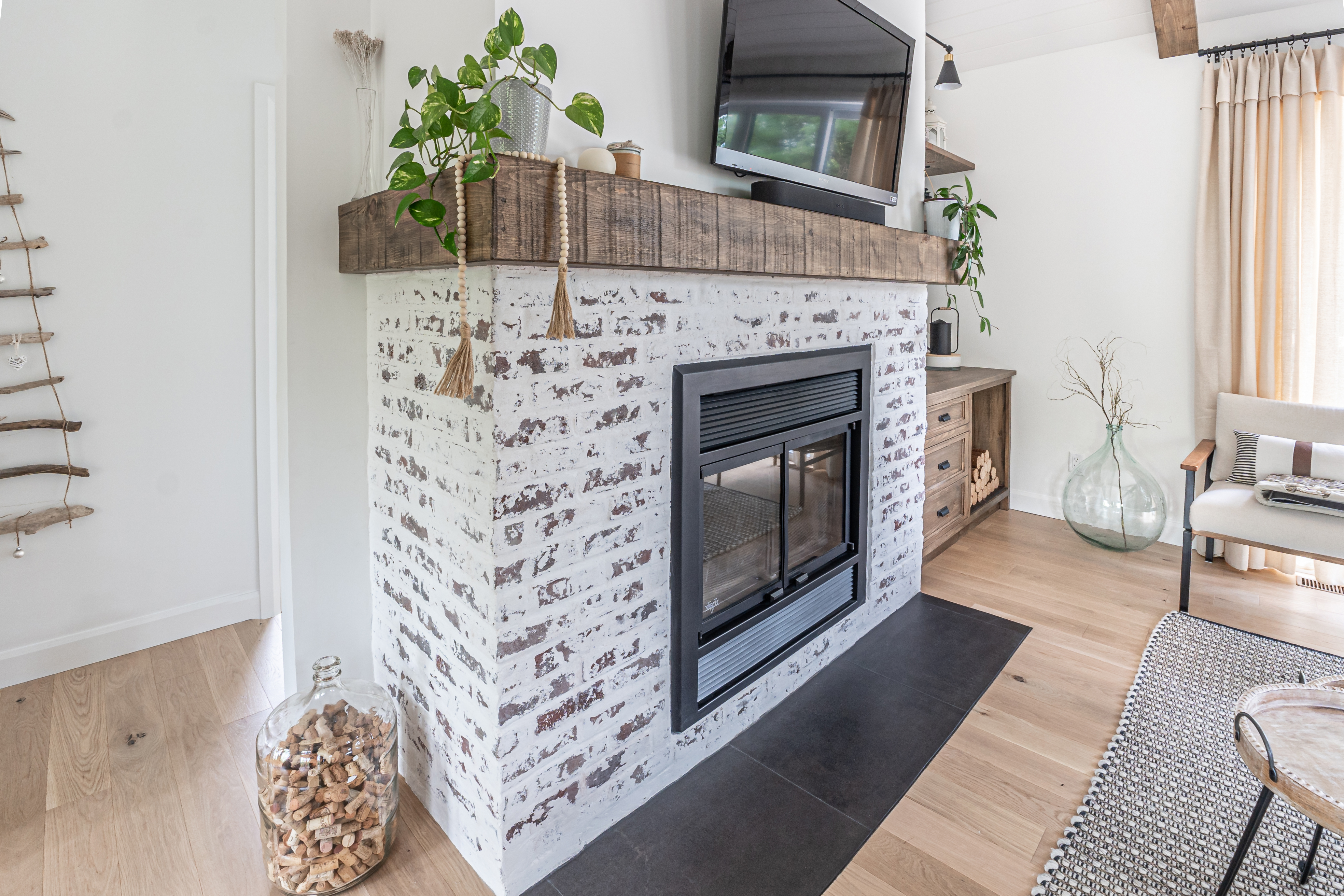 Foyer de brique enduit à la chaux