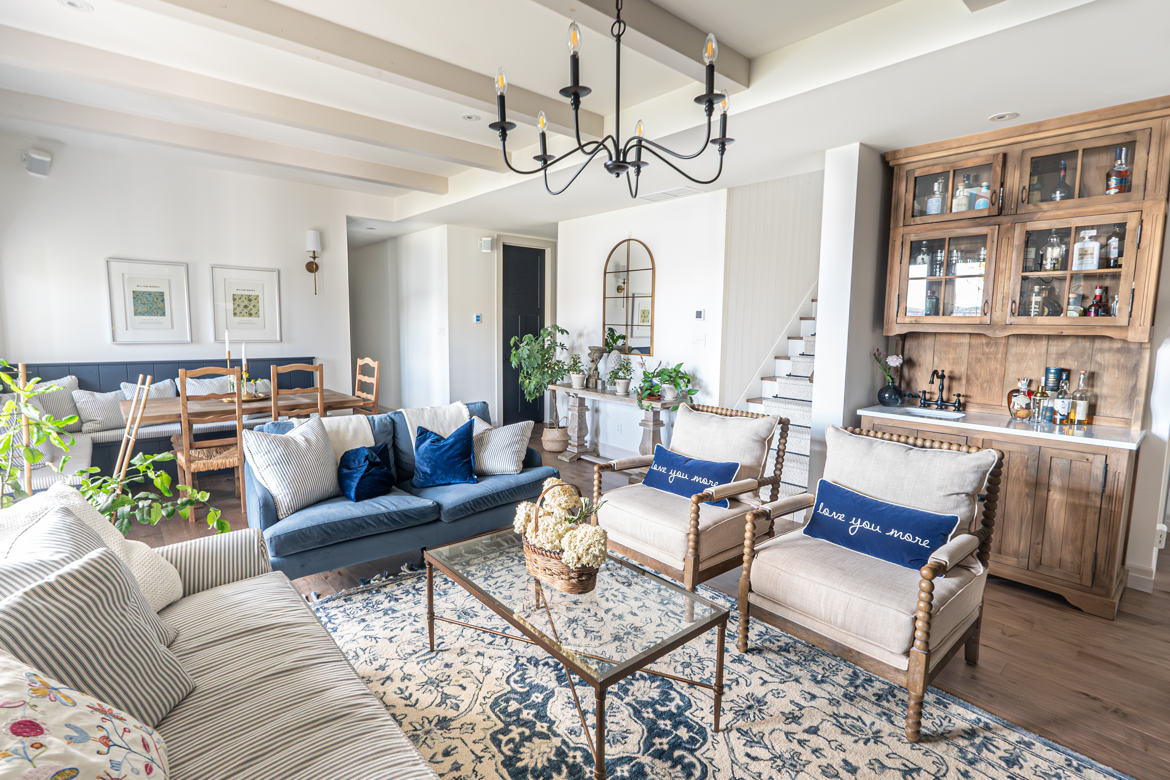 Salon rez-de-jardin avec vue sur le lac