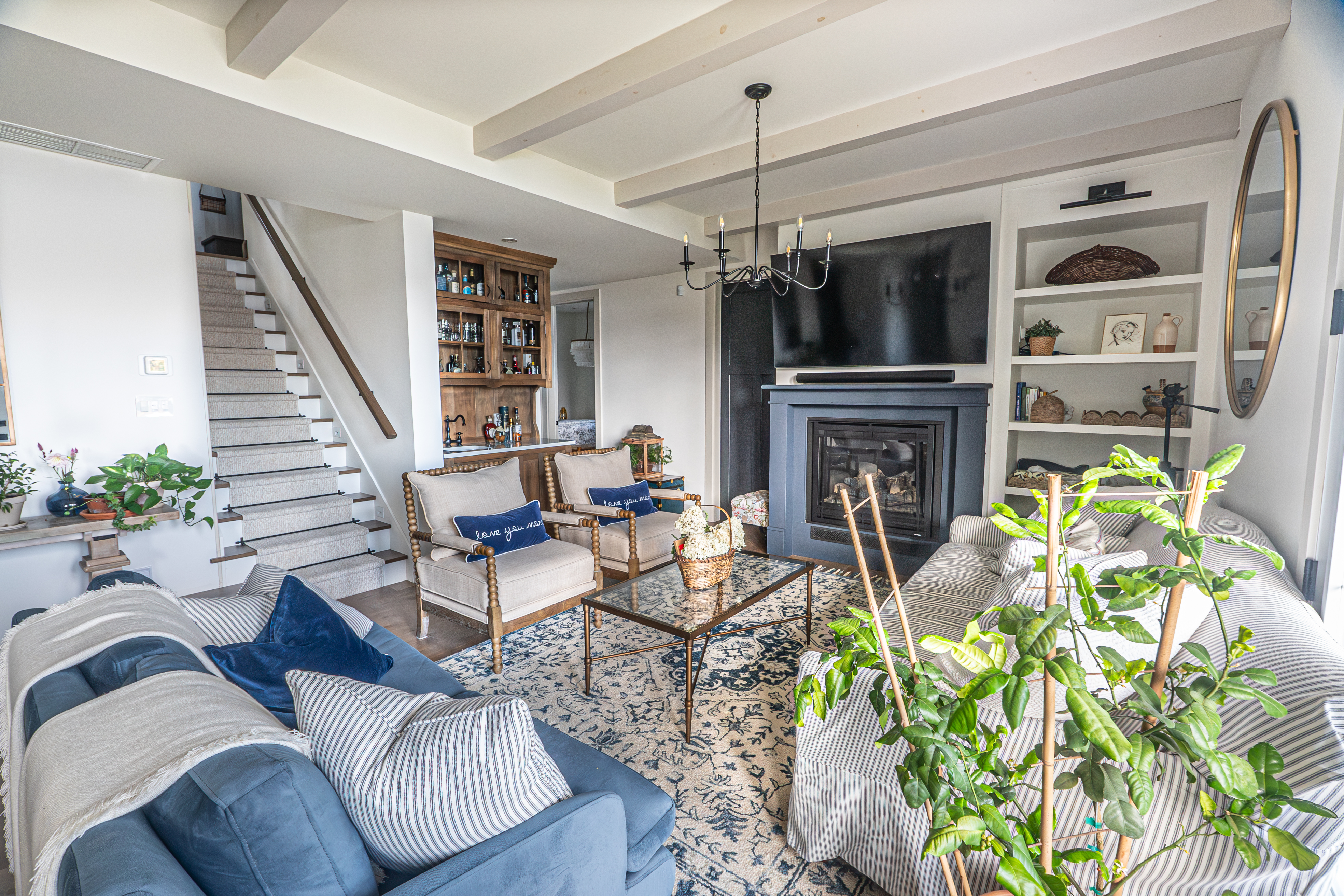 Salon rez-de-jardin avec vue sur le lac