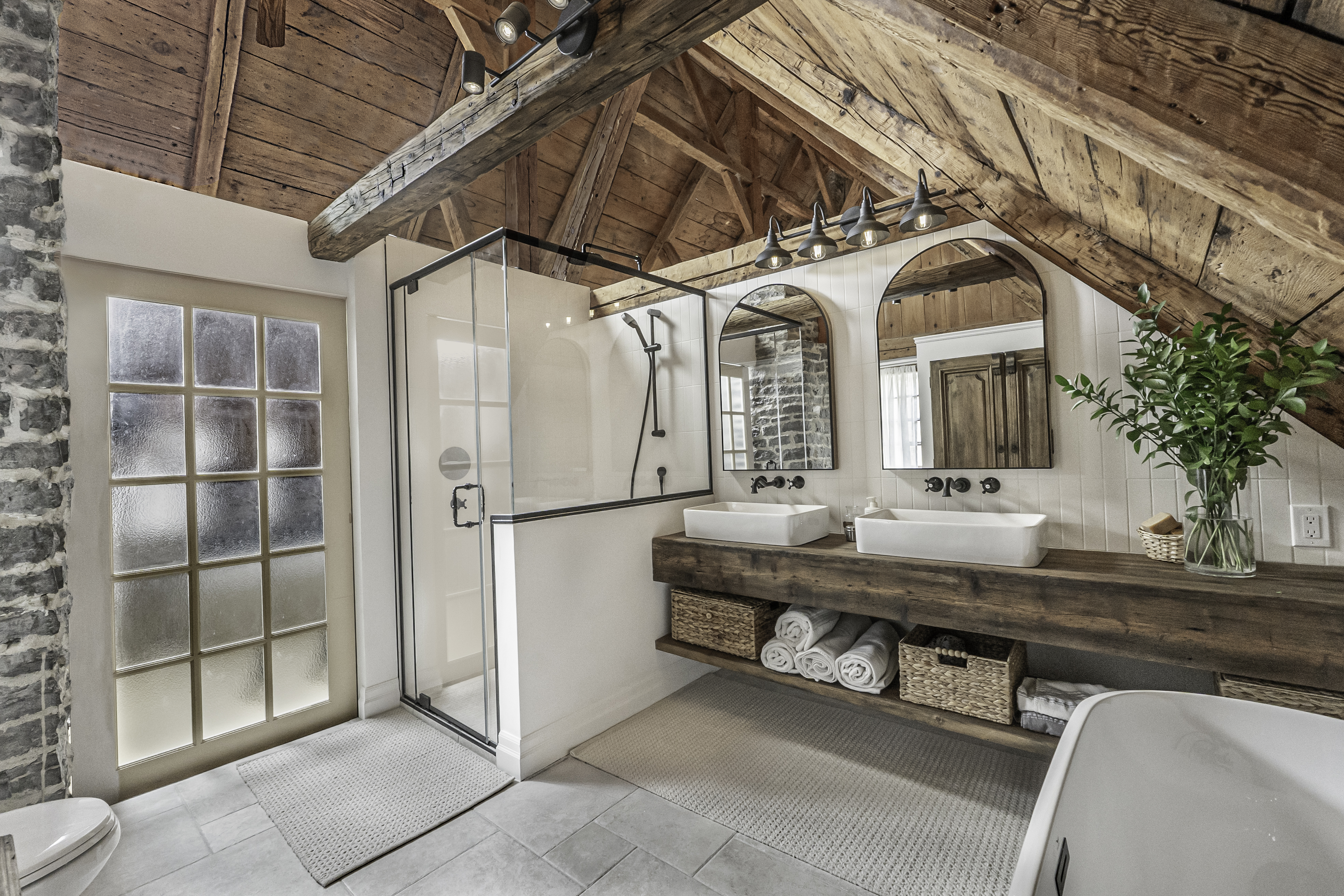 Vanité en bois antique l'Acadie